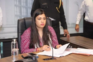 नोएडा को नई डीएम, मेधा रूपम मिलीं