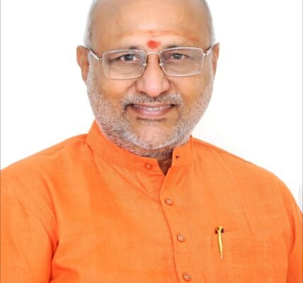 उपराष्ट्रपति सी.पी. राधाकृष्णन पुस्तक विमोचन के दौरान हिंदुत्व पर बोलते हुए