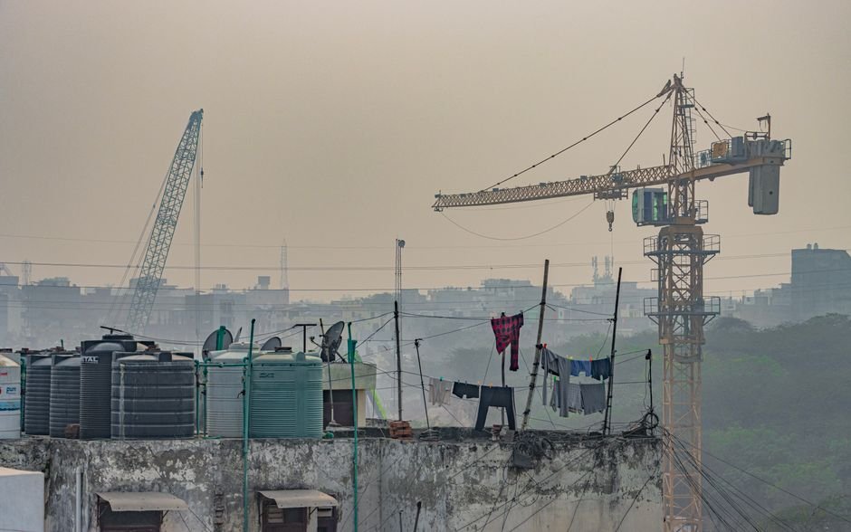 दिल्ली AQI सुधार के साथ शहर का धुंध रहित आसमान